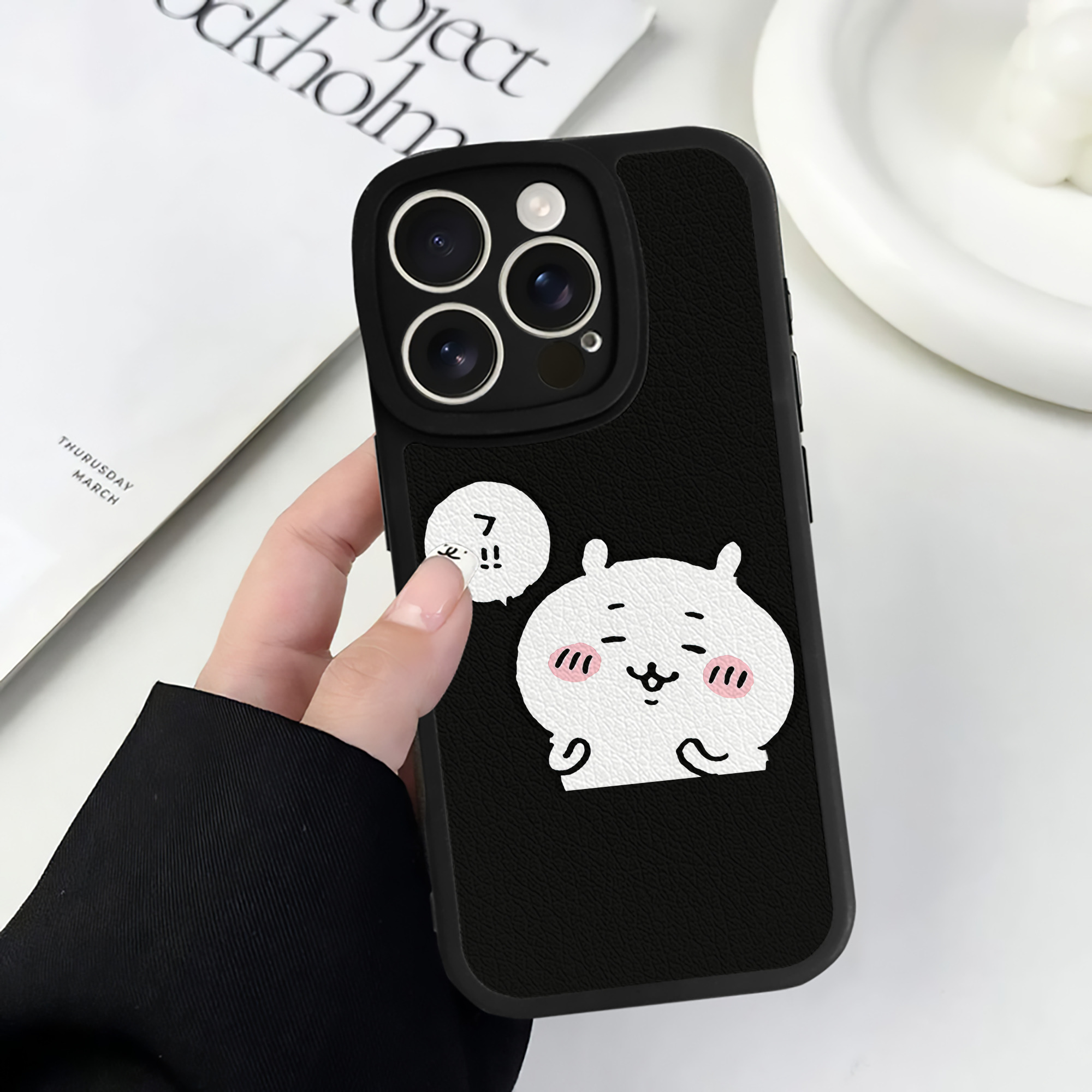 （画像用） ちいかわ ちいかわ Chii-kawa chiikawa 【iPhone 16シリーズ対応】シリコンスマホケース（レザー調） 材質：シリコン